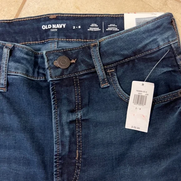 Old Navy skinny jeans - Picture 2 of 3
